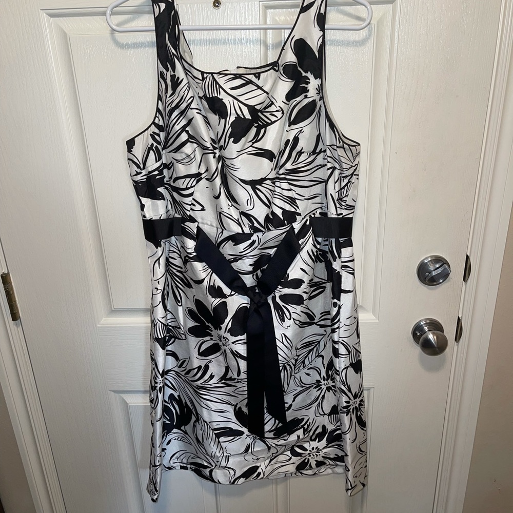 Women’s dress